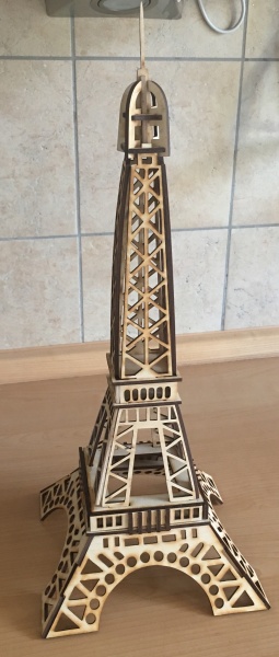 Datei:Eiffelturm.jpg